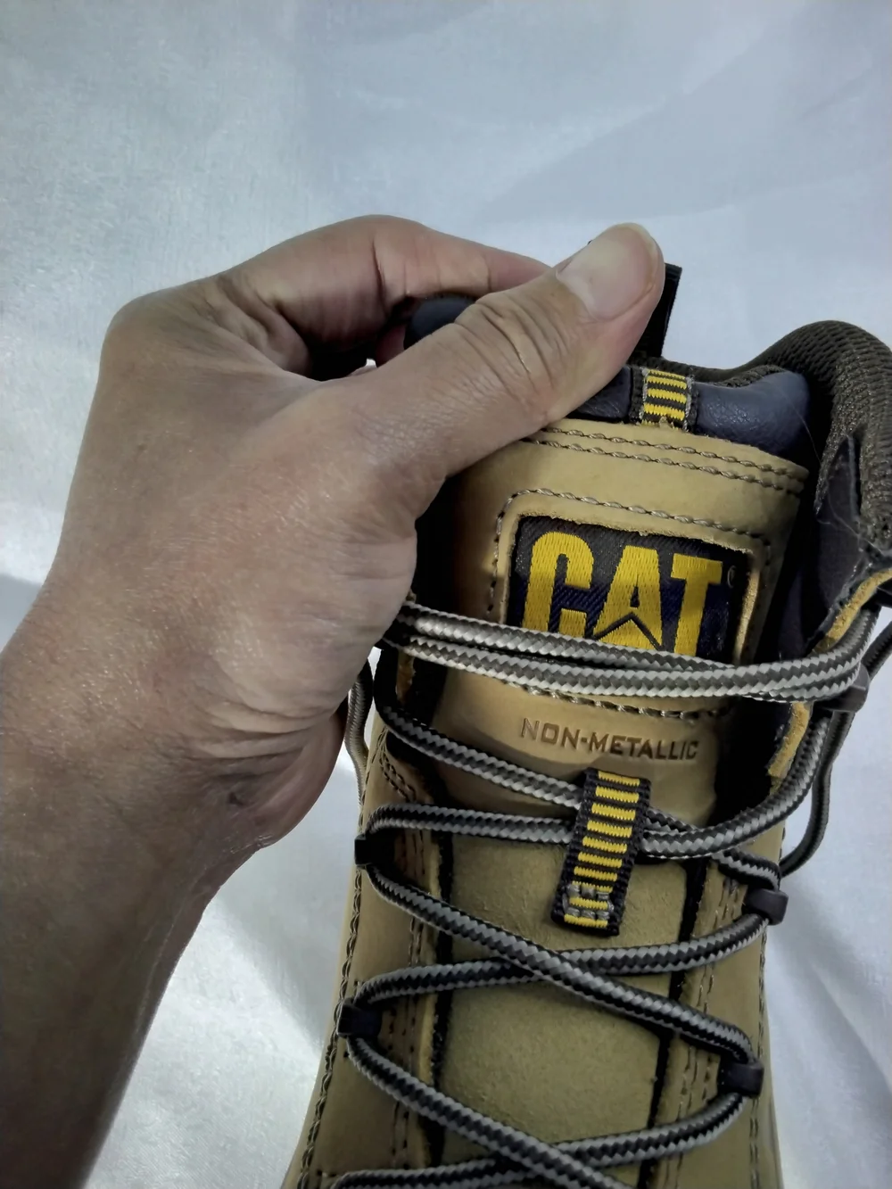 Caterpillar sturdy boots